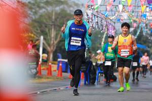 BIB: 46838, 47775
                            <button type="button" onclick="openModal(9907009)" class="btn btn-primary btn-sm float-right btn-popup" data-toggle="modal" data-target=".modal-high-quality">
                        <i class="fas fa-shopping-cart"></i> Add to Cart
                    </button>
                                            <button type="button" onclick="isThisMe(9907009, true)" class="btn btn-success btn-sm float-right btn-popup btn-isme hidden" data-toggle="tooltip" data-placement="bottom" title="นี่คือรูปของคุณใช่ไหม คลิกที่นี่เพื่อเอาเข้าอัลบั้ม">
                        <i class="fas fa-plus"></i> Add to album
                    </button>
                    <button type="button" onclick="isThisMe(9907009, false)" class="btn btn-warning btn-sm float-right btn-popup btn-isnotme hidden">
                        <i class="fas fa-ban"></i> Remove from album
                    </button>